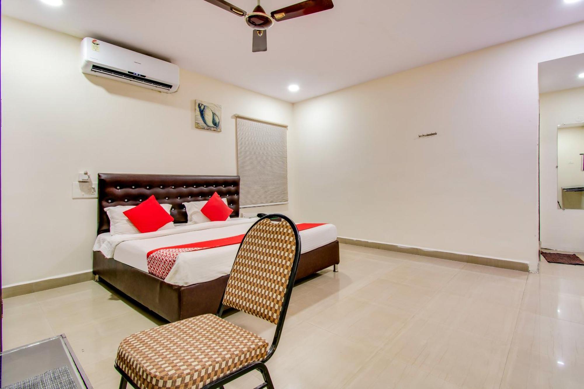 Oyo Akshaya Inn Vijayawāda Buitenkant foto
