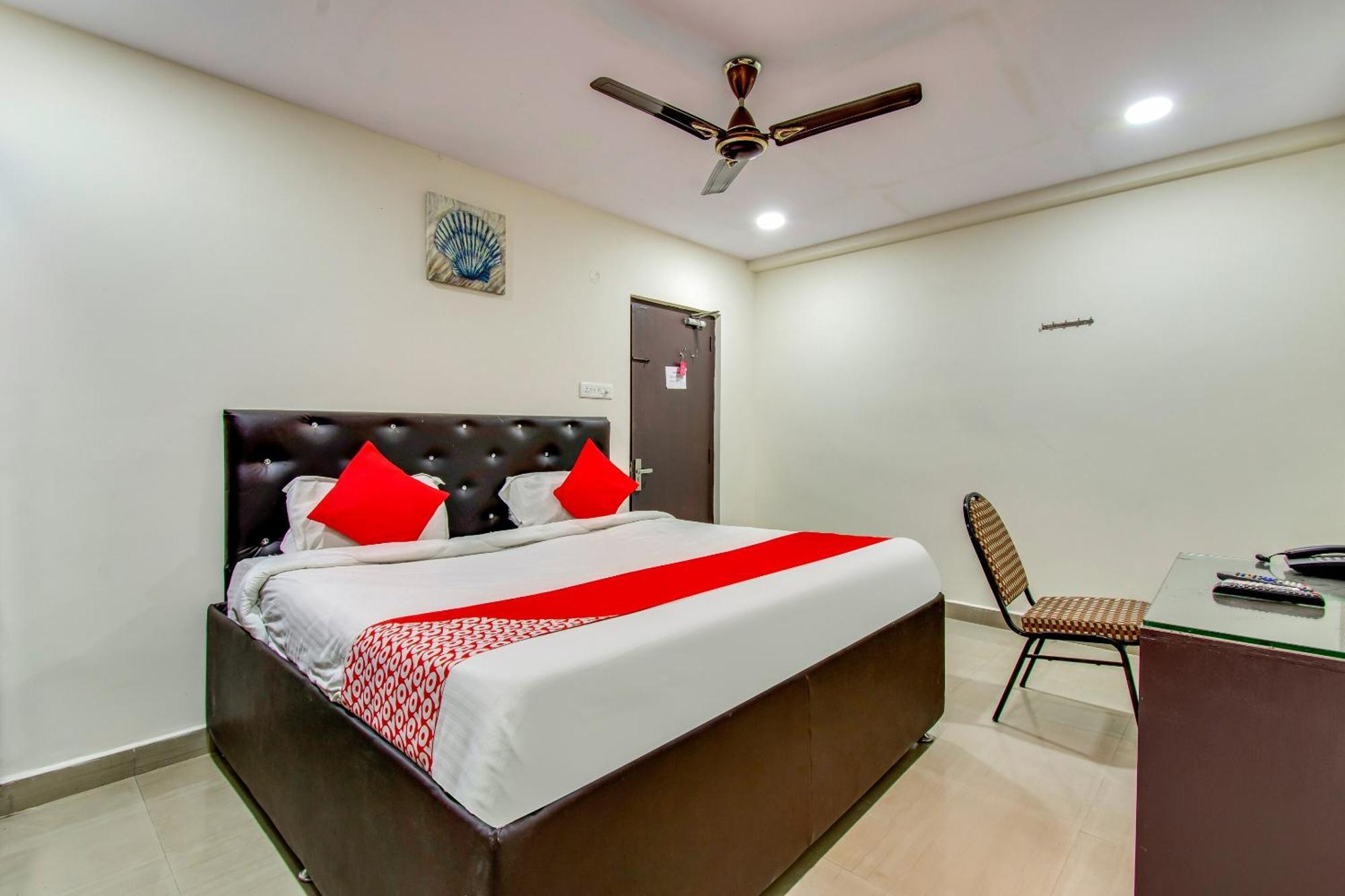 Oyo Akshaya Inn Vijayawāda Buitenkant foto