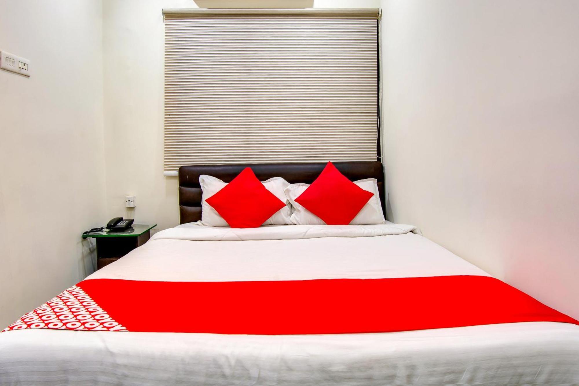 Oyo Akshaya Inn Vijayawāda Buitenkant foto