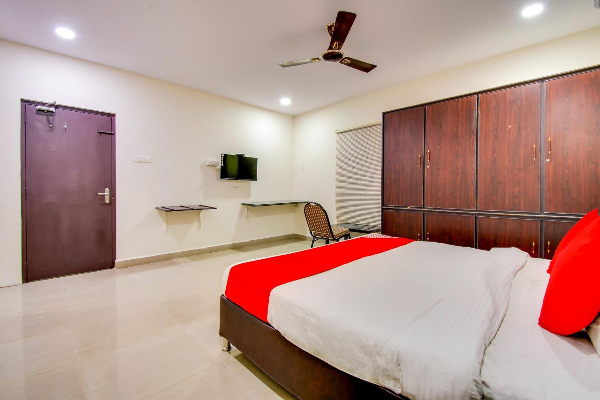 Oyo Akshaya Inn Vijayawāda Buitenkant foto