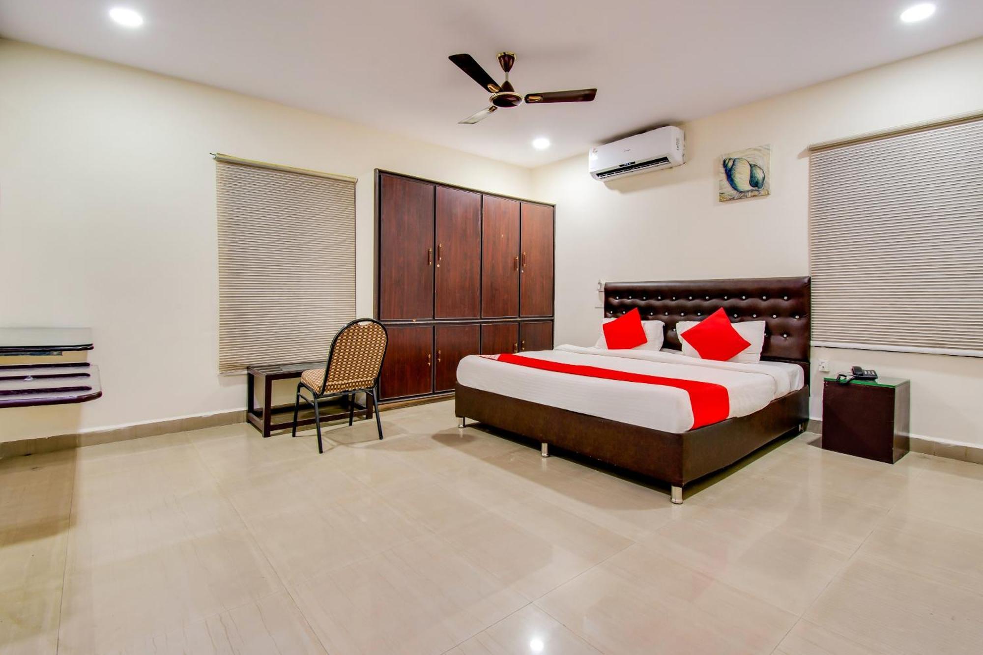 Oyo Akshaya Inn Vijayawāda Buitenkant foto