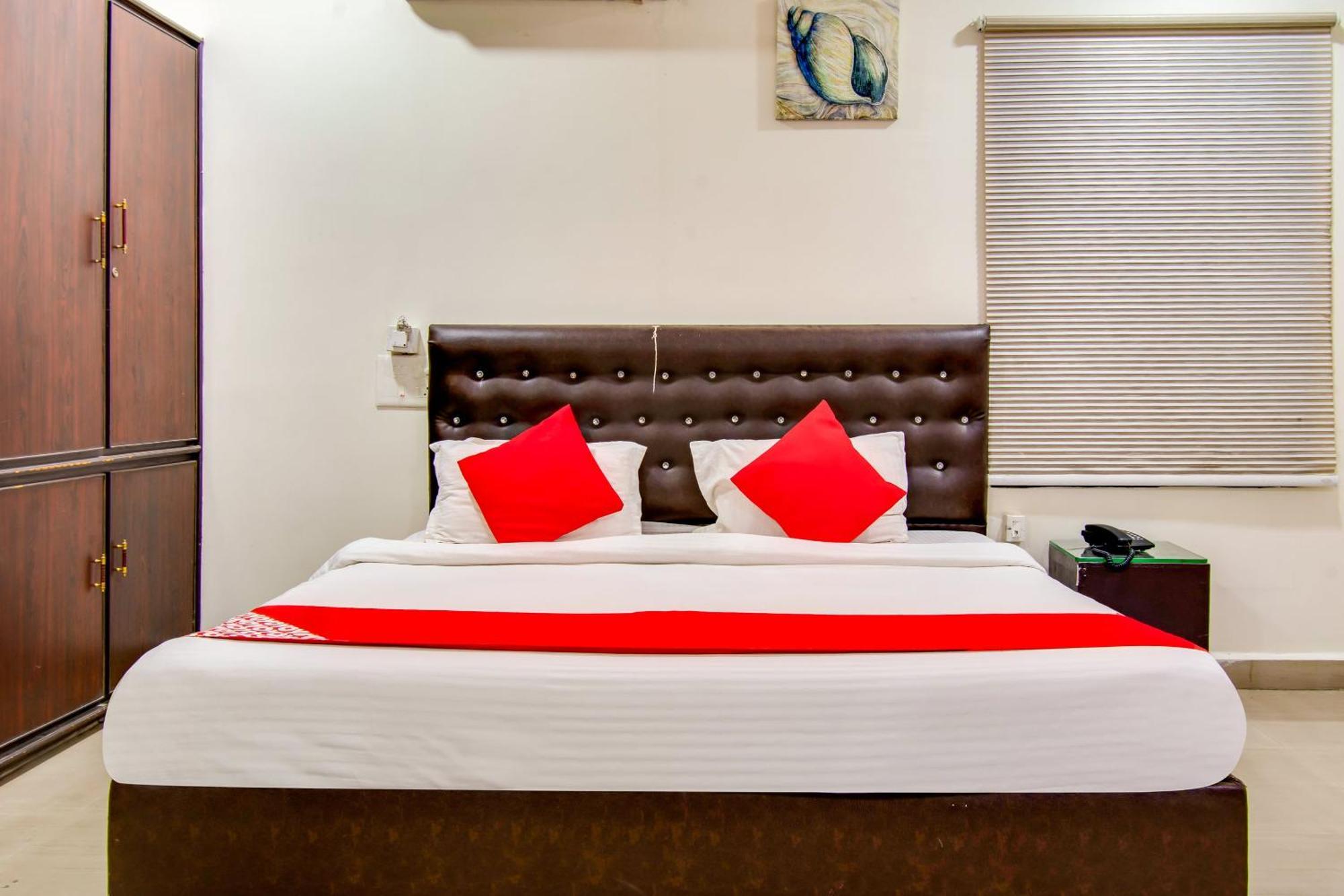 Oyo Akshaya Inn Vijayawāda Buitenkant foto