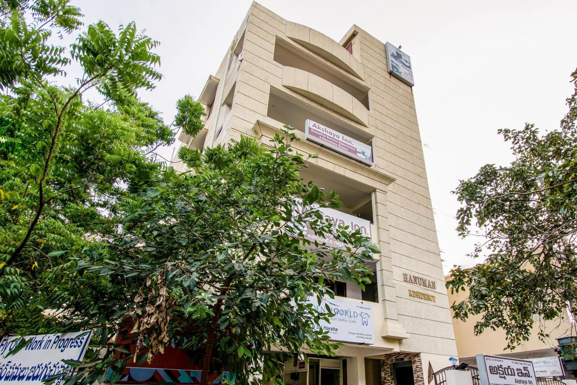 Oyo Akshaya Inn Vijayawāda Buitenkant foto